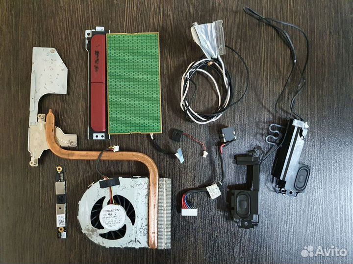 Запчасти и комплектующие Dell Inspiron M5040