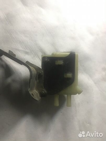 Бачок для тормозной жидкости Toyota Ipsum SXM10