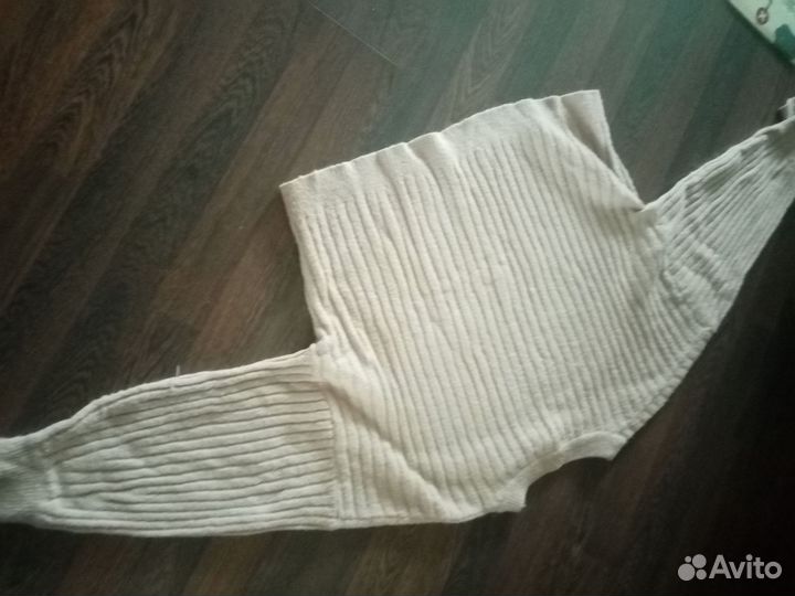 Свитер женский