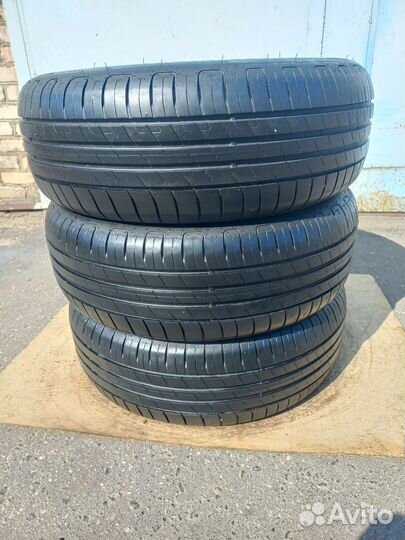 Goodyear EfficientGrip Performance 215/65 R16