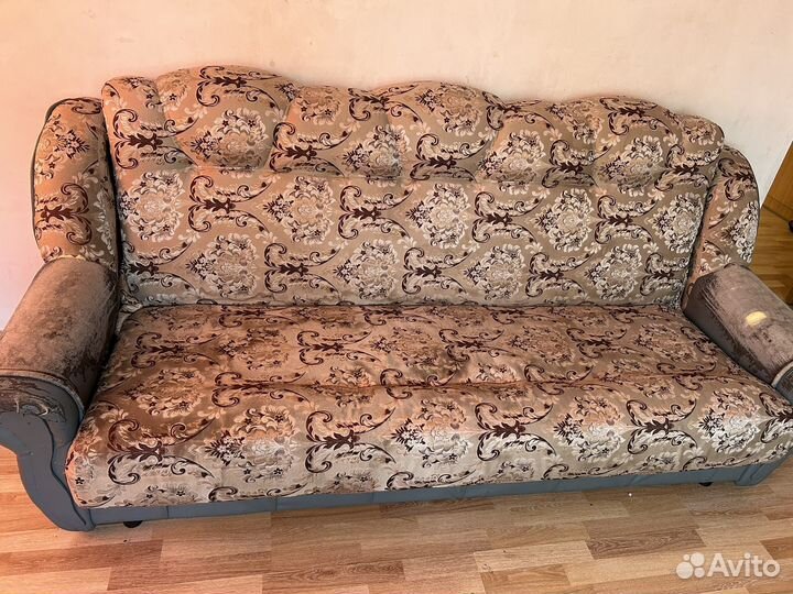 Диван