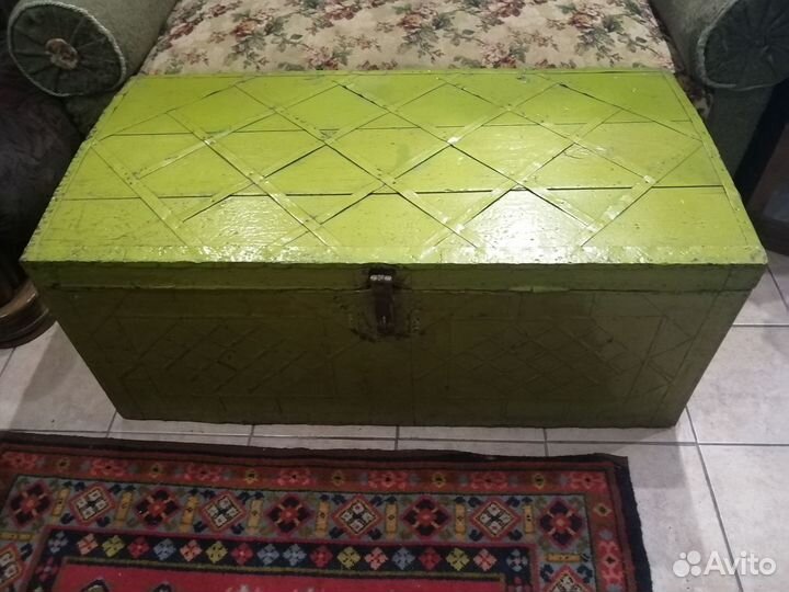 Сундук деревянный старинный
