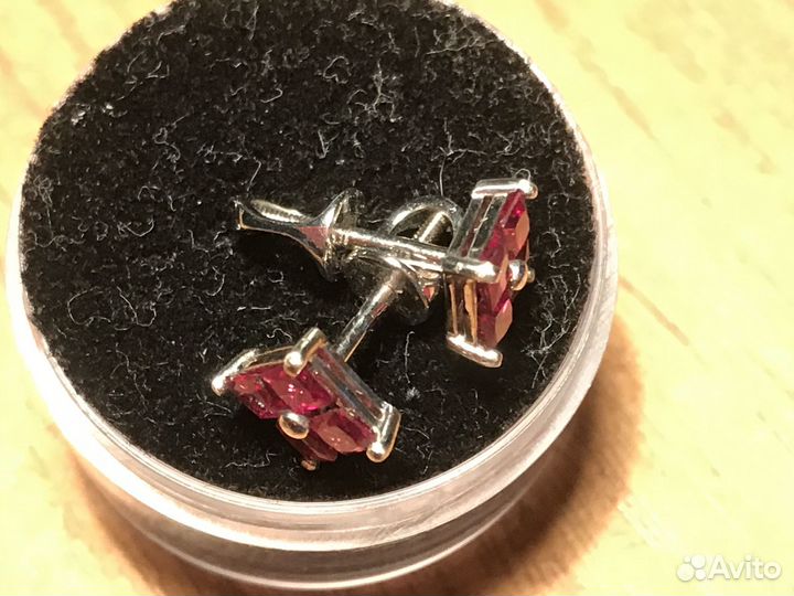 Золотые серьги пусеты