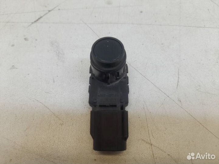 Датчик парковки (парктроник) передний Toyota Camry