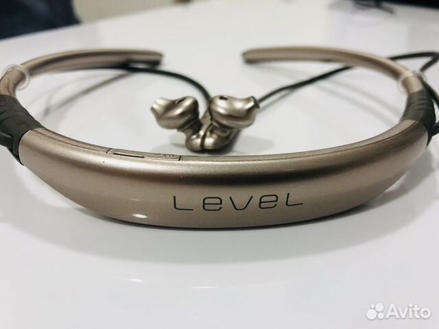 Беспроводные наушники Level