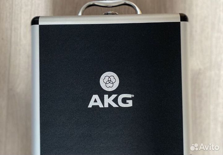 Студийный микрофон Akg p420