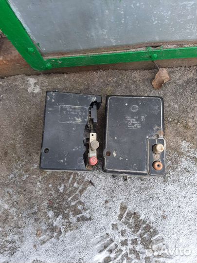 Рубильники и конденсаторы