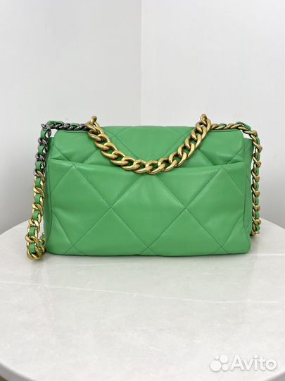 Сумка Chanel 19 на цепочке, зелёная