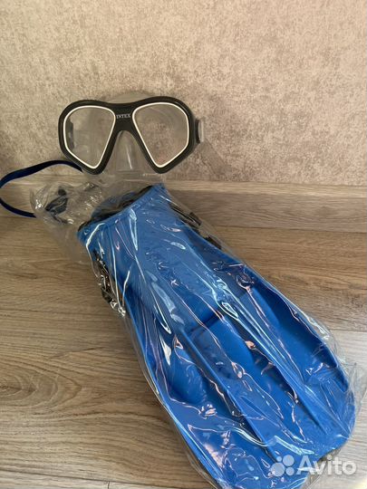 Ласты для плавания и очки