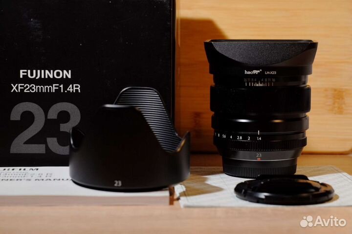 Fujifilm 23mm 1.4 R + LH-XF23