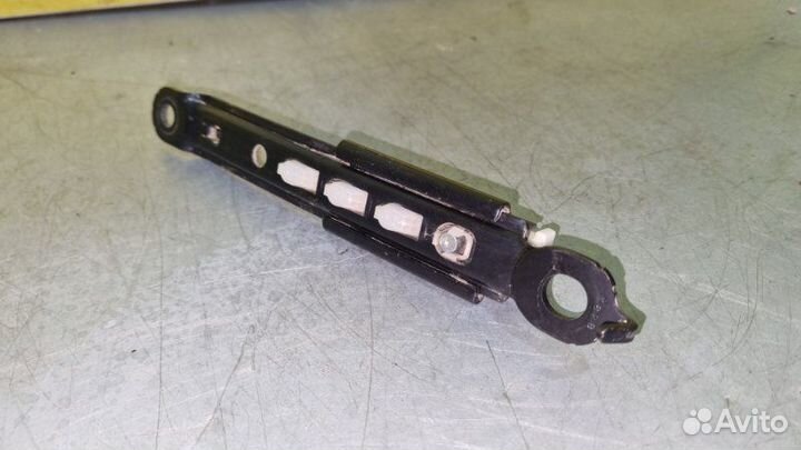 Механизм регулировки ремня безопасности передний