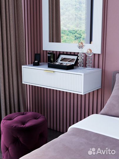 Тумбочка прикроватная. Новая