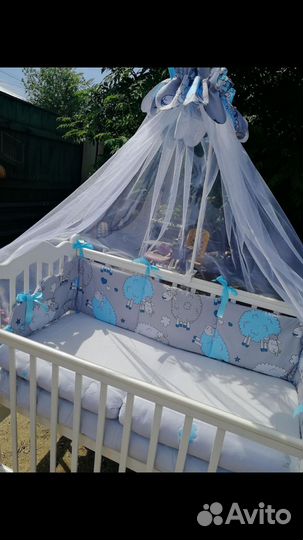 Бортики и балдахин новые