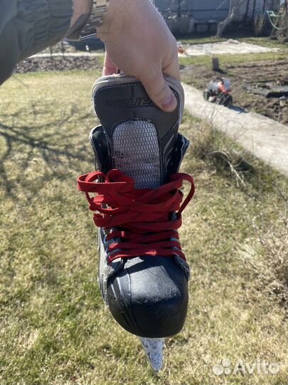 Коньки хоккейные