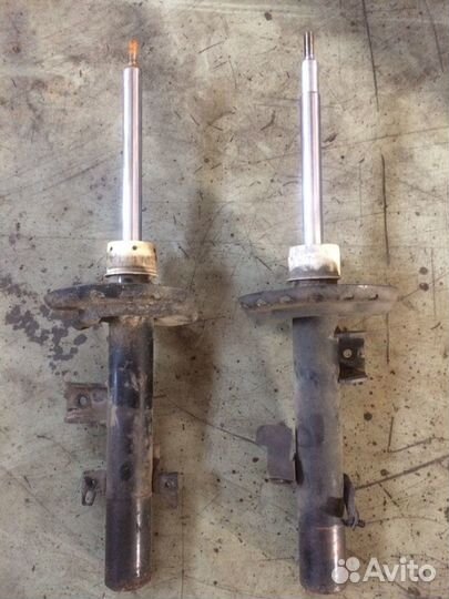 Амортизатор передний или задний на Фрилендер 2
