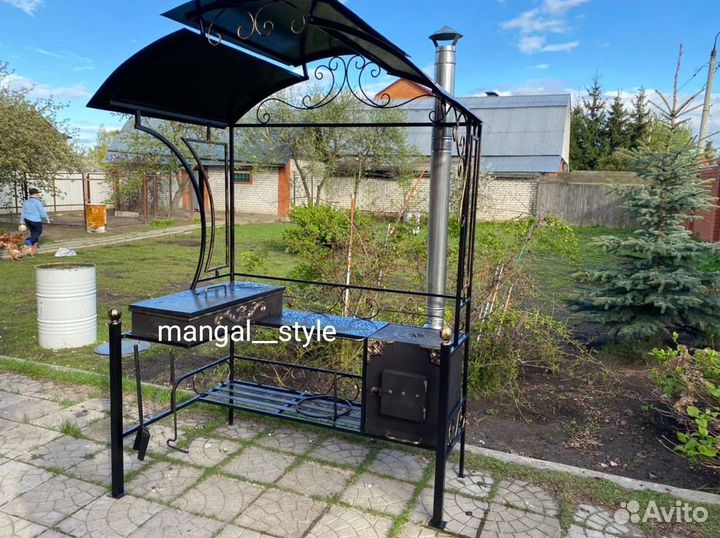 Мангал с крышей