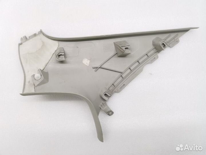 Обшивка стойки задняя левая Skoda Octavia A5 1.8