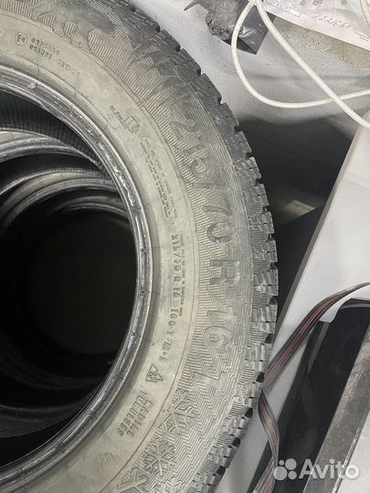 Gislaved Nord Frost 200 SUV 215/70 R16 100