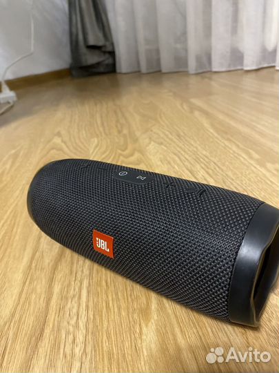 Колонка jbl charge 3