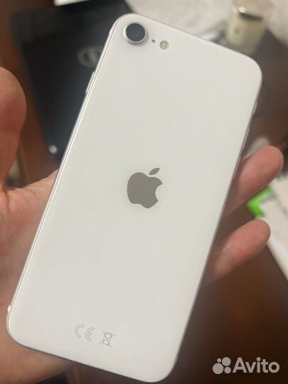 iPhone SE, 64 ГБ