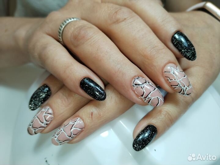 Маникюр, педикюр и подология в центре