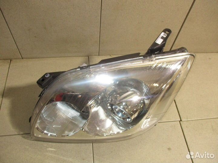 Фара левая Toyota Avensis 2 (T250)
