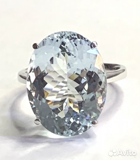 Кольцо золотое с аквамарином природным 750