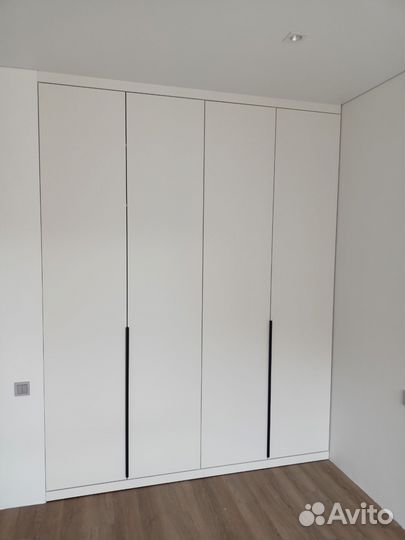 Шкаф распашной на заказ