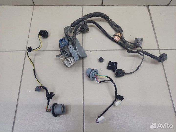 Проводка фары (коса) левая Toyota Crown S180