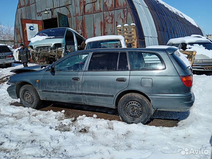 Авто в разбор на запчасти Toyota Caldina