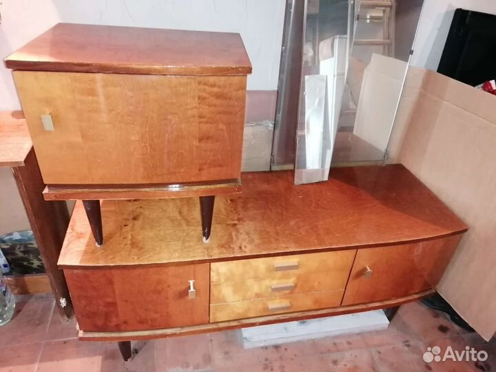 Трюмо трельяж зеркало и тумбы прикроватные 2 штуки