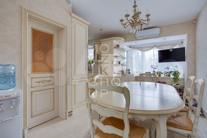 Таунхаус 300 м² на участке 4 сот.