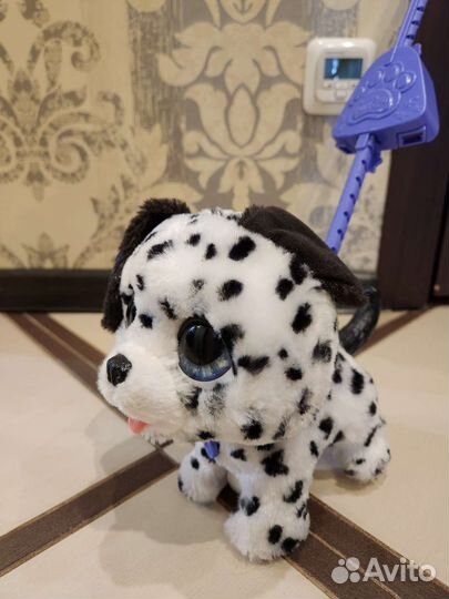 Собачка на поводке FurReal