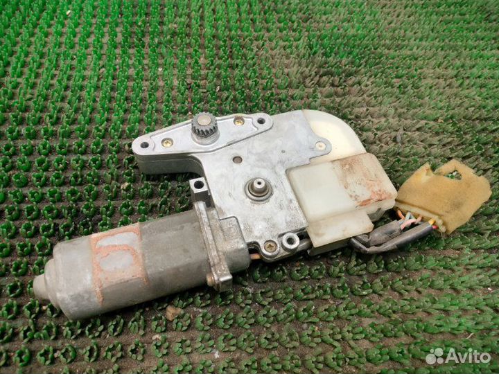 Моторчик люка Mazda 626 GE FS 1995