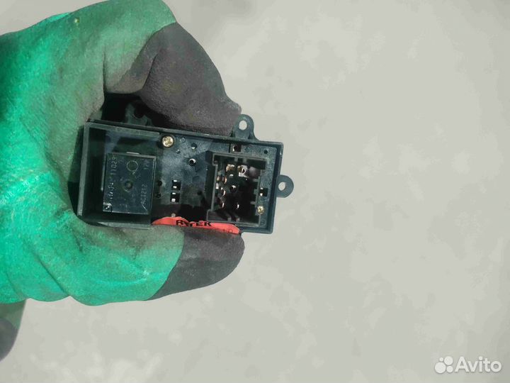 Кнопка стеклоподъемника Honda Accord