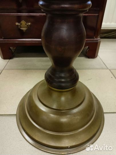 Старинный столик с латунной столешницей