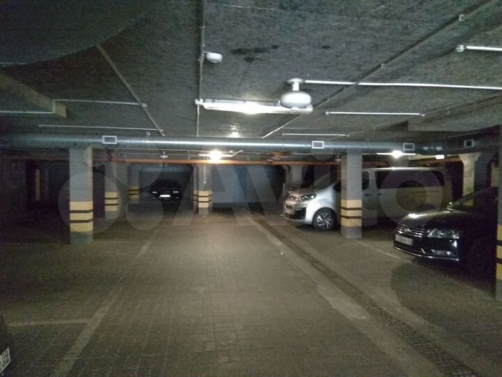 Машиноместо, 16 м²