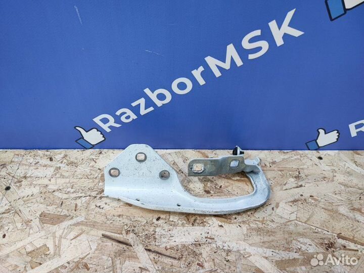 Петля капота правая Renault Duster 2