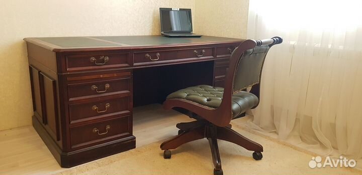 Стол руководителя