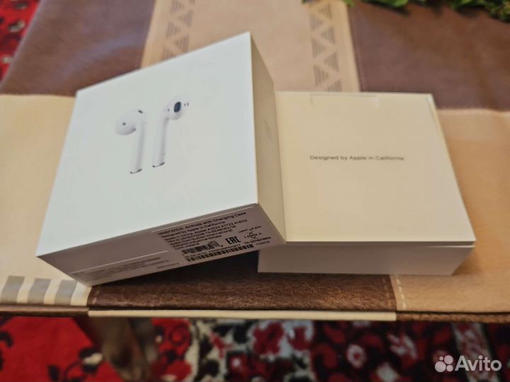 Беспроводные наушники apple airpods