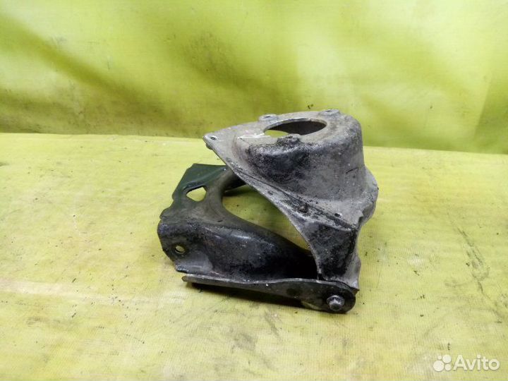 Рычаг подвески с опорой передний правый Peugeot