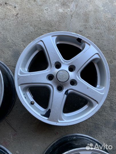 Литые диски r15 на Волгу