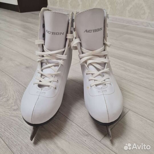 Коньки новые Action