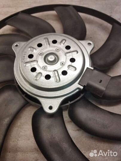 Вентилятор радиатора Audi 8k0959455m новый