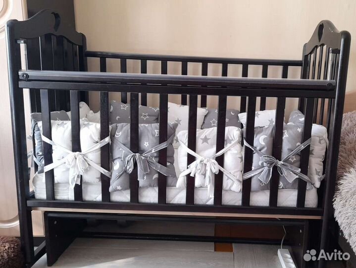 Кроватка с маятником + матрас