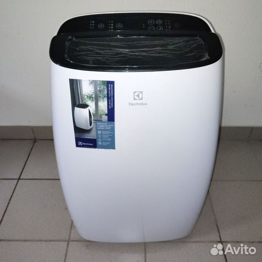 Кондиционер мобильный Electrolux eacm-13 hr/n3