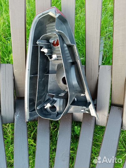 Фонарь задний правый Рено Логан