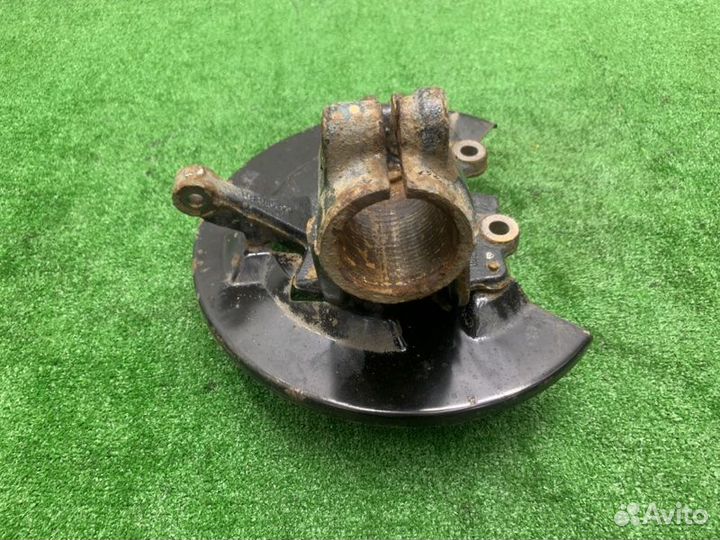 Поворотный кулак передний правый Ford Kuga