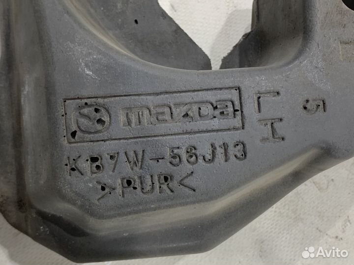 Центральный изолятор переднего крыла Mazda CX-5 KF