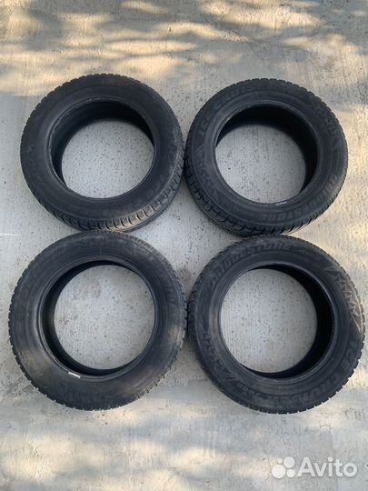 Bridgestone Ice Cruiser 7000S 205/60 R16 92T